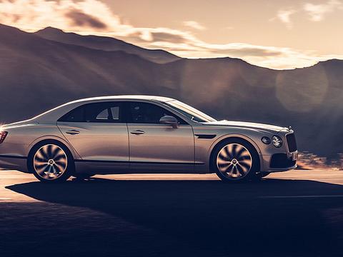 《Bentley Flying Spur Blackline》酷黑风格套件上身添气势