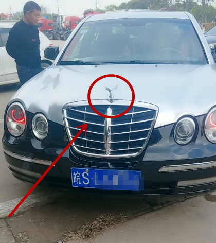 “山寨”劳斯莱斯,配双色漆、女神标,车价仅30万,车型少有人知