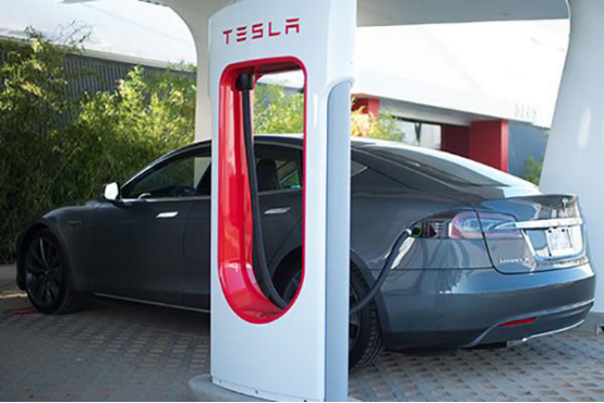 整晚充电会不会导致电线发热起火?