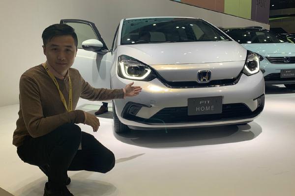 不是冤家不聚首，全新飞度与雅力士东京车展最强日系小车之争