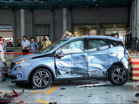 掌控中国新能源二次发展4大先机 BEIJING-EX3“三连撞”深层研判