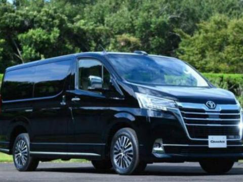 全新丰田MPV曝光，气场比埃尔法还强大，直接对标奔驰V级