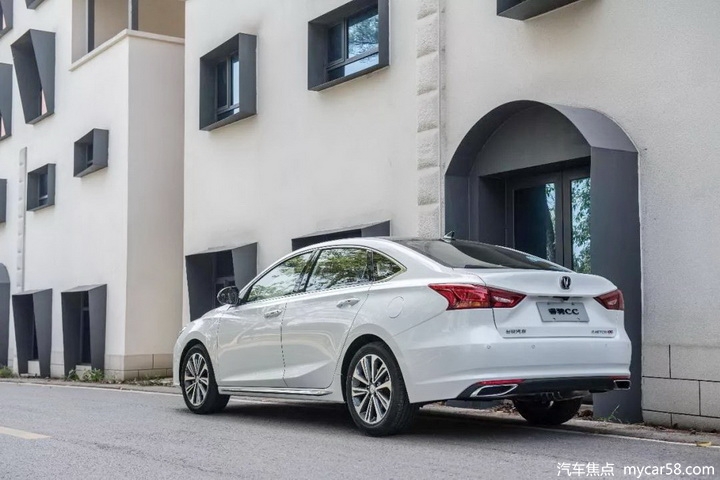 又一良心国产车,车长4米8配四轮独悬,满油续航950Km才8万起!