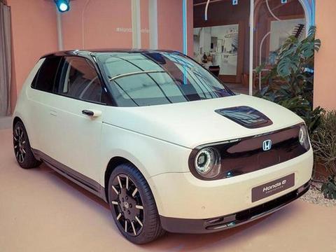 本田推多款纯电动车，SUV、轿车都有，尺寸超大，还配四驱