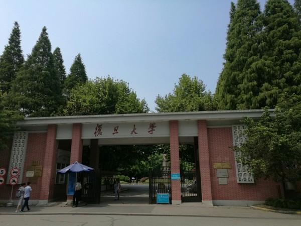 国内10大综合实力最强的大学，清华和北大领衔，你最喜欢哪个？