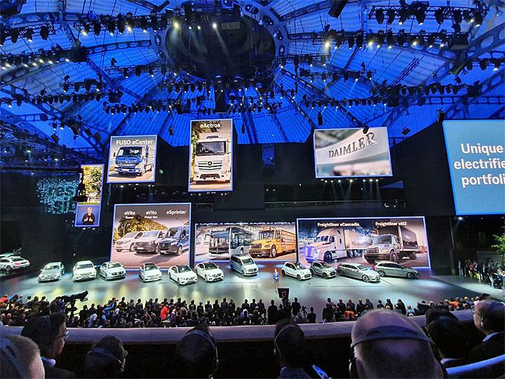 2百多亿打水漂,做啥火啥的戴森停止电动车开发,背后原因是?