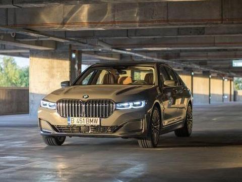 宝马745e插混版海外实车实拍照，综合功率达到290KW！