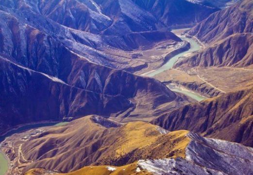 PS制作河流 河流填充与山体层次怎么做