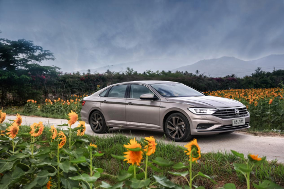 一汽-大众速腾L焕新登场，以全球视野赋能，精准适配多元市场需求