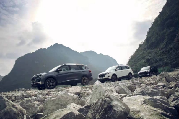 爬山越岭唯我舒适 试驾SWM斯威G05“大7座休旅SUV”