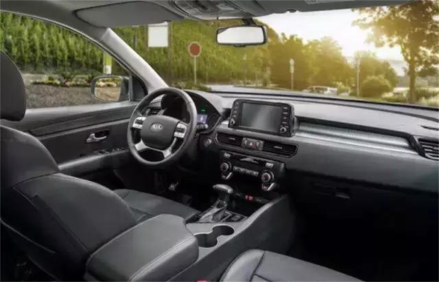 起亚KX7不足15万,7座SUV,满足国六排放标准