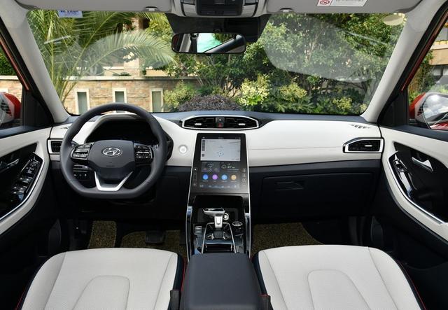 10月底新车众多,新宝骏RS-3、高尔夫纯电登场,谁的热度更高?