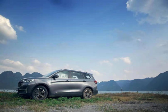 爬山越岭唯我舒适 试驾SWM斯威G05“大7座休旅SUV”