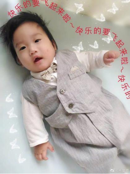 邹市明老婆晒小女儿，模样简直就是小版轩轩！基因太强大了