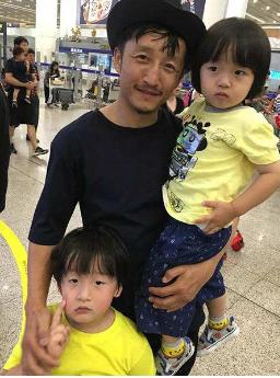 邹市明老婆晒小女儿,模样简直就是小版轩轩!基因太强大了 邹市明老婆晒小女儿,模样简直就是小版轩轩!基因太强大了