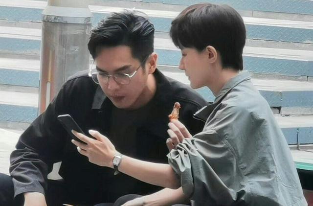 张若昀焦俊艳拍戏被路人喊:到我家喝杯热水,焦俊艳的回答很真实