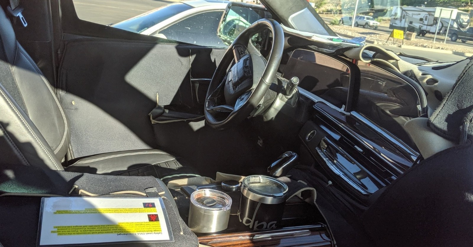 内饰更显豪华/三种动力版本 全新凯迪拉克凯雷德内饰谍照曝光