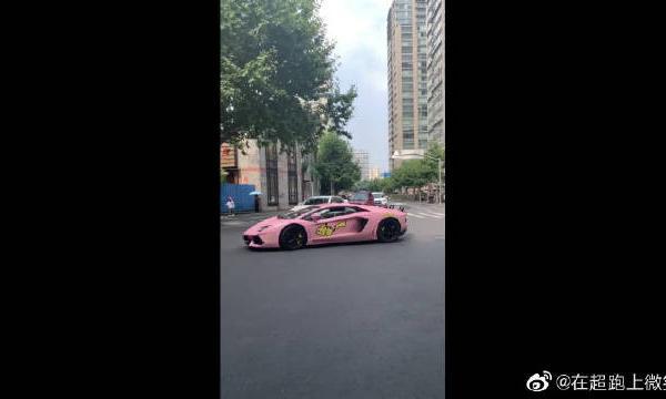 还以为奔驰已经很厉害了，结果兰博基尼才是主角！