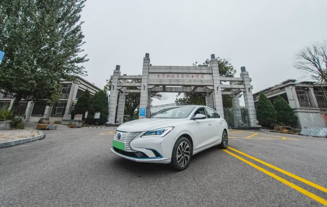 长安新能源逸动EV460首发亮相环珠三角新能源车巡回赛