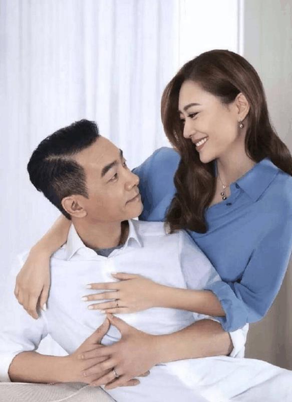 同是“古惑仔”, 陈小春老婆和郑伊健老婆对比, 差距不是一般大