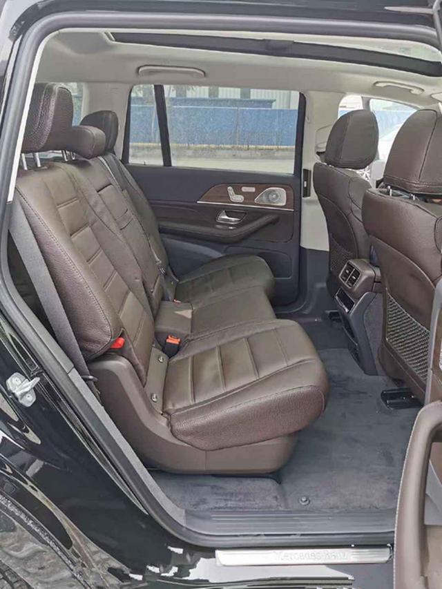 全新一代奔驰GLS已到港,气势不输宝马X7.轴距