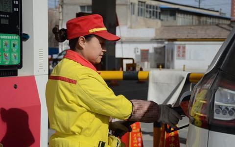 中石化和中石油的油哪个耐烧？原来差别这么大，能省“这么多”钱