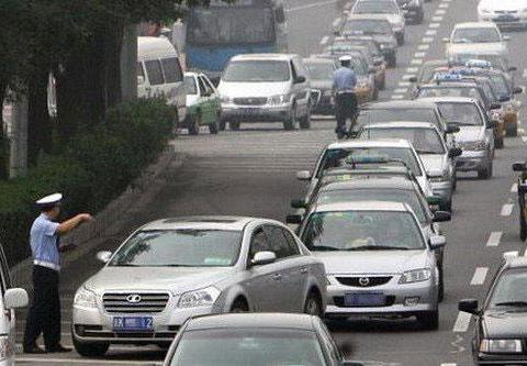 北京“最严”限行开始后，北京居住的外地车主表示：很难过