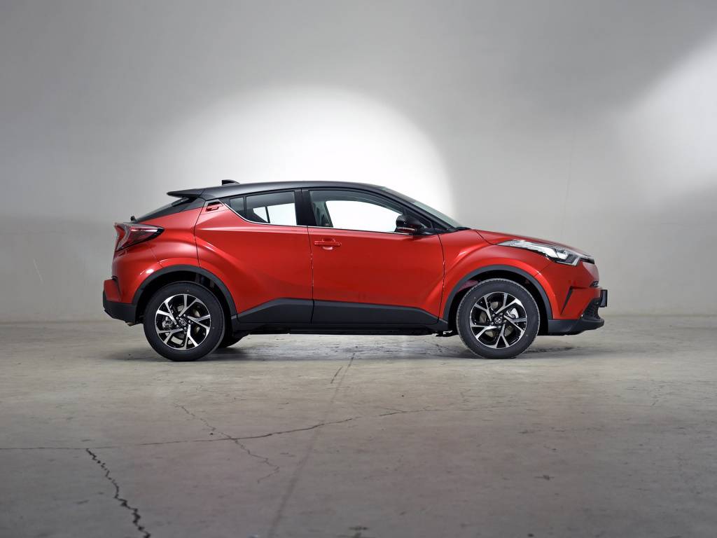 年轻个性的合资SUV,2020款C-HR和探歌简单比较