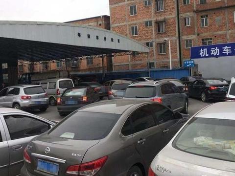 车辆年检时，原地一脚油门飙到4000转，真有这个必要吗？