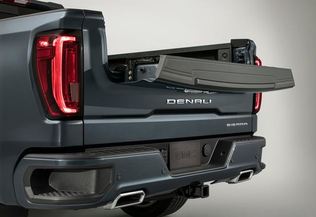 全新GMC SIERRA Denali皮卡进博会首发亮相