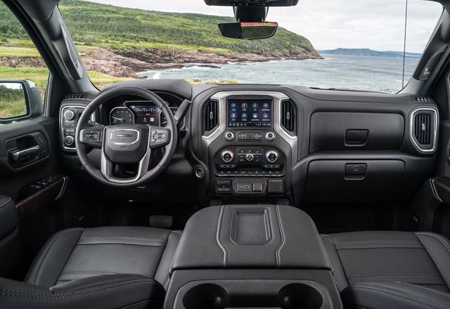 全新GMC SIERRA Denali皮卡进博会首发亮相