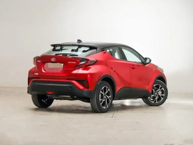 2020款丰田C-HR进店!换装1.5T引擎五款车型可选,或17W能活?