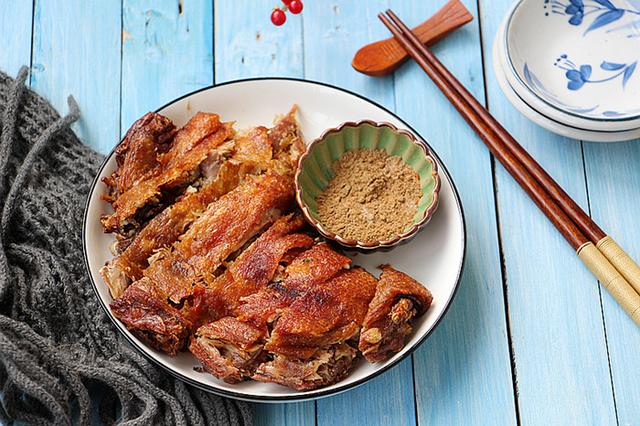 用最传统的烹饪方法做香酥鸭,酥而不油,满口香