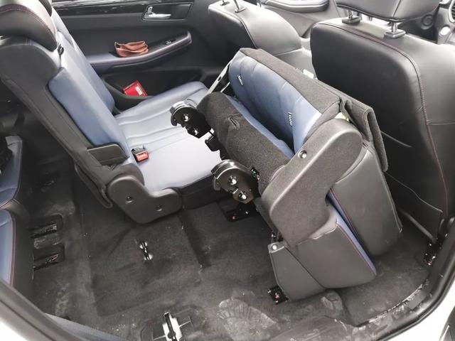 售6.99-10.39万的七座中型SUV,搭载2.0L/1.5T,能拉人还能载货
