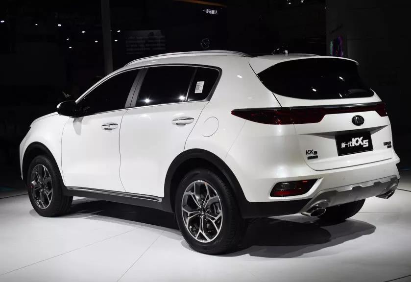 看了本田CRV、马自达CX5,最后花17万提起亚KX5,差距明显