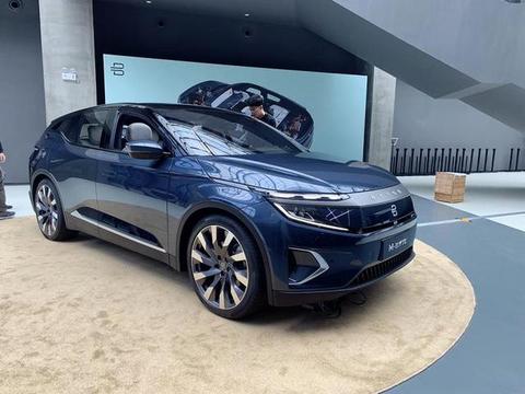 终于来了！拜腾M-Byte量产版，配42寸超大屏，就问特斯拉服不服