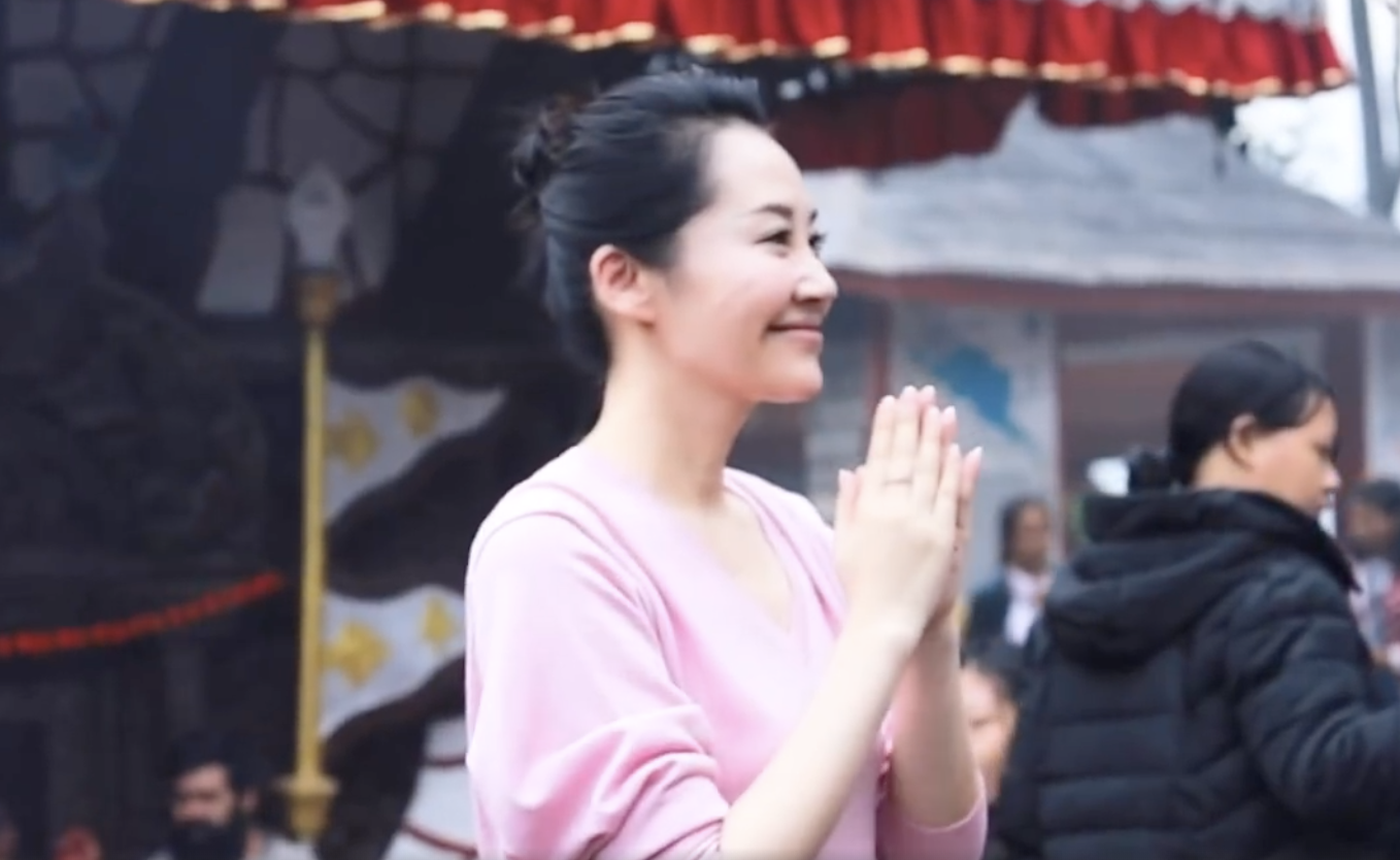 50岁许晴近照曝光,和小s同框更像妹妹?网友:不生孩子区别太大