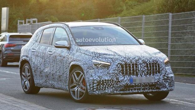 AMG GLA45路试谍照曝光,高性能版本最大马力达到421匹