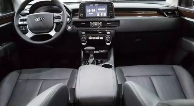 起亚中型suv,比途观还气派,配2.0t+6at,油耗仅7.9l