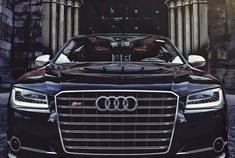 奥迪S8 看着也是个有脾气的车