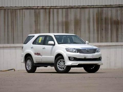 19款丰田奔跑者实车到店，与霸道同款发动机，性能强悍定位亲民