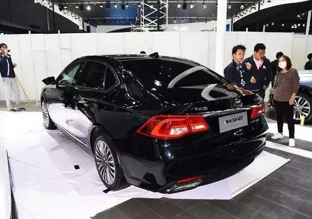 被冷落掉的C级车,舒适度不输奔驰,后排配冰箱,跌至13万没人问