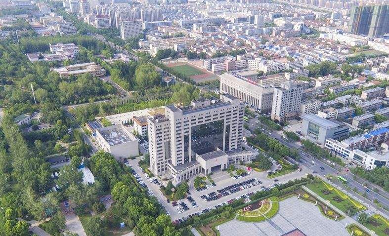 大连历年gdp_2021全国地方两会辽宁去年GDP增0.6%,支持沈阳大连率先发展打造...(2)