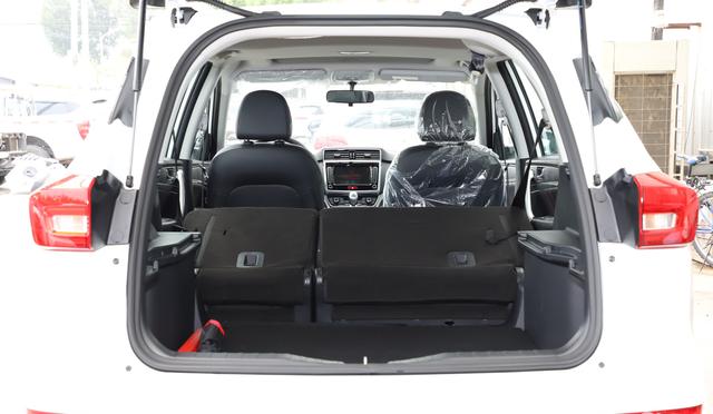 真正务实的家用车,放倒后排有超2000L载物空间,配1.5T6.6万起