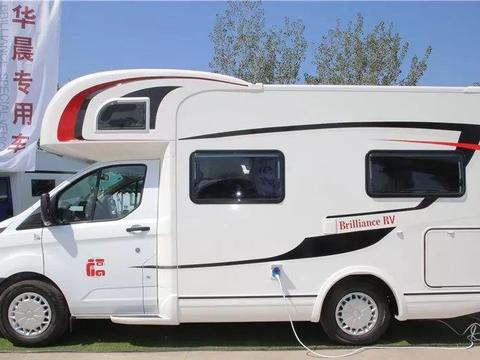 满足国六排放的福特C型房车，北欧简约风内饰，配2张大床能住4人