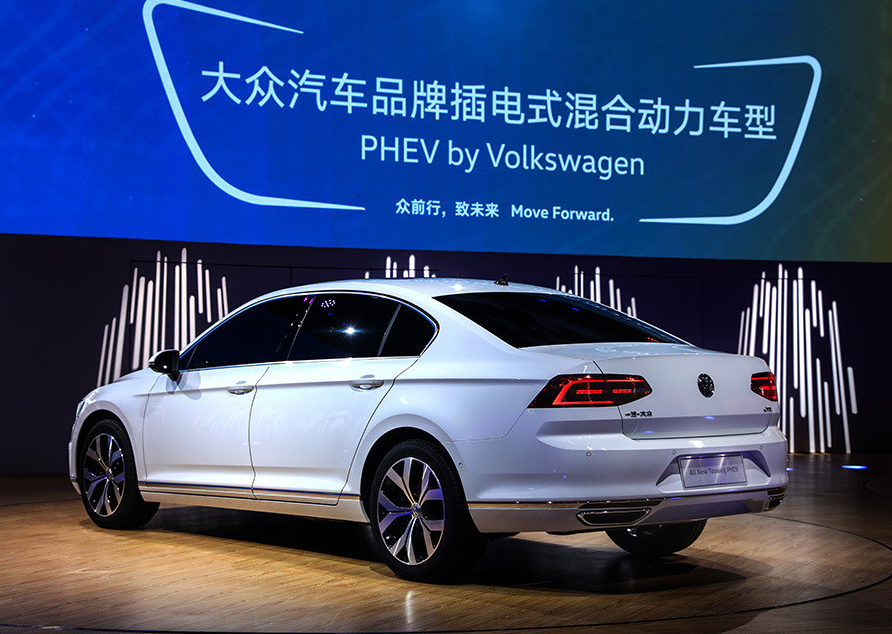 工信部油耗1.8L/100km 新款迈腾GTE将于广州车展正式亮相