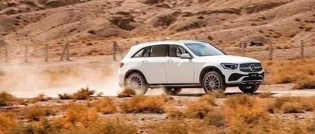 试驾完新一代长轴距GLC SUV，理解了何为奔驰的“敢为英雄”