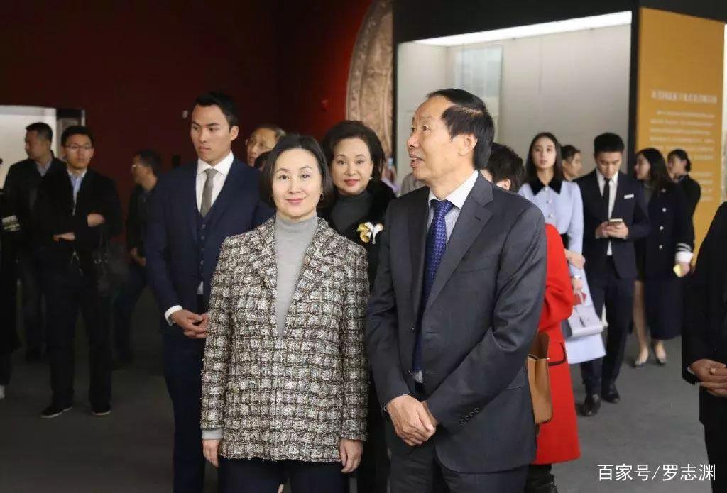 何鸿燊“马首是瞻”何超琼赠圆明园马首弘扬爱国情怀|罗志渊专栏 何鸿燊“马首是瞻” 何超琼赠圆明园马首弘扬爱国情怀|罗志渊专栏