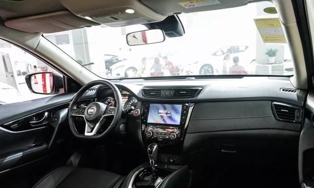 面哥选车 皆为家用SUV的代表,奇骏和新RAV4该怎么选?