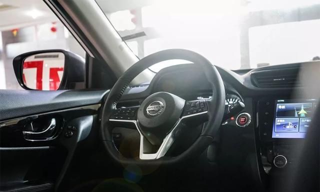 面哥选车 皆为家用SUV的代表,奇骏和新RAV4该怎么选?
